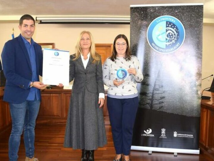 La Frontera receives the certificate of Starlight Municipality